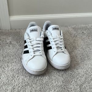 Adidas Sneakers 👟